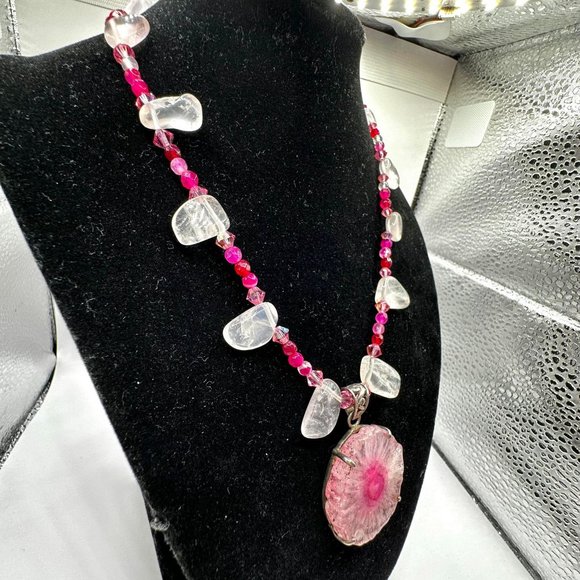 16" Pink Quartz Geode Gemstone Beaded Necklace and Earrings - Picture 15 of 17